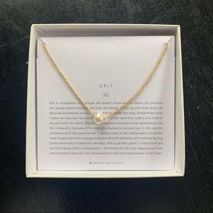 Little pearl necklace.